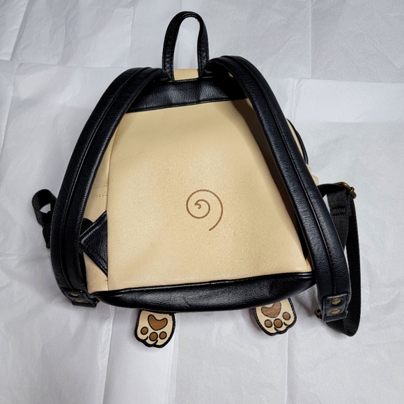 Backpack - Picture 2 of 6